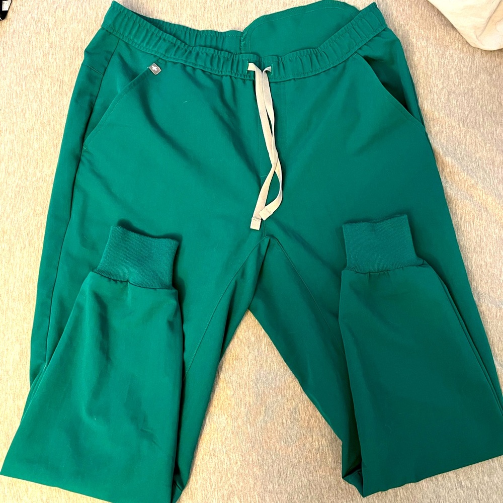 EUC Figs joggers scrubs